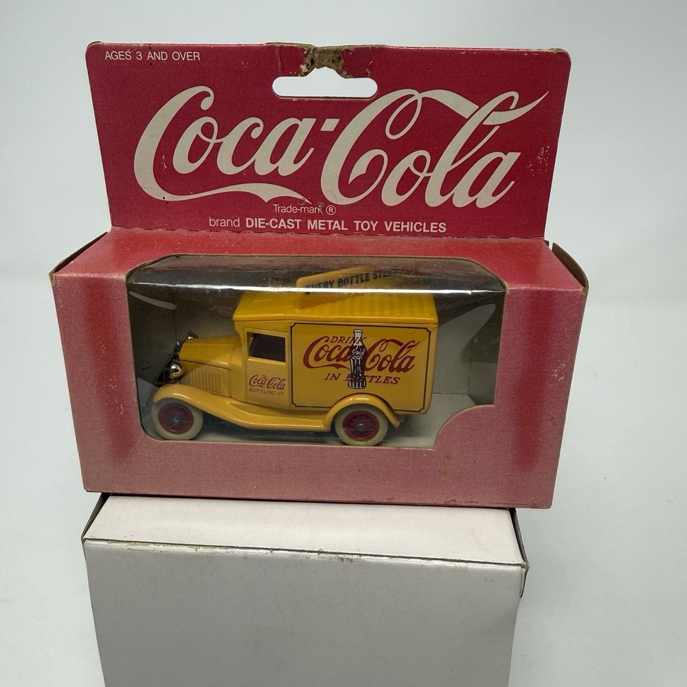 Vintage Hartoy Lledo Yellow Days gone Coca-Cola Coke ADVERTISING CAR 1979 MIB